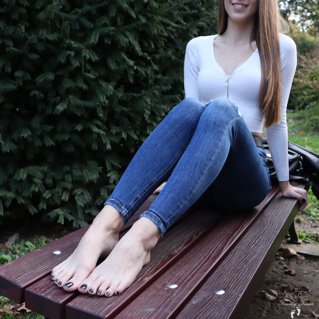 Tinsley Teaserπ on Twitter: "What do you like about my feet the most? π