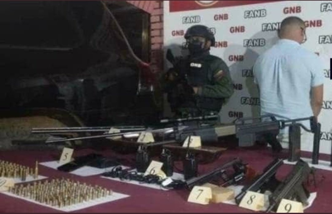 jesusmedinae's tweet photo. "El tribunal 3ro de Control de Guárico se declaró incompetente y ahora Oswaldo José Cheremos Carrasquel (El Pelón Cheremos), catalogado como un proveedor de armamentos del Tren del Llano, será trasladado a Caracas para ser imputado ante el Tribunal 1°  Nacional antiterrorismo. https://t.co/5CBhxZBTvw