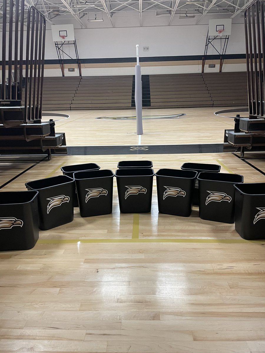 Mandi_Beck_PE's tweet photo. Gearing up for 🏀 szn 🦅⚫️🟡 #TheGoldenEra #GoldenEagles #BMSathletics https://t.co/cF2Os4A4Di