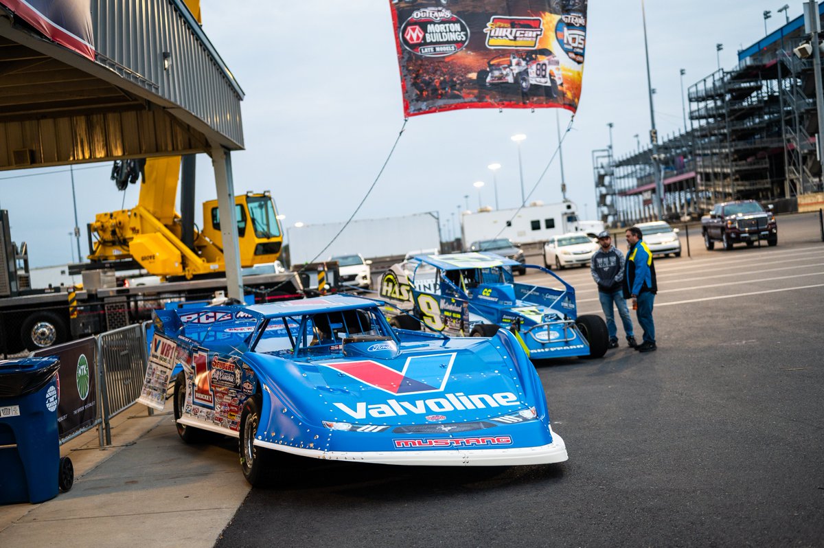 WorldFinals's tweet image. A week from today, we get the party started! #AllDirtRoads

4pm: Hauler Parade w/ @Hannah_Rickards &amp;amp; @LBatycki 
6pm: @PRNAtTheTrack Kick Off Party @ zMax Pavilion
7pm: Live Music @ zMax Pavilion