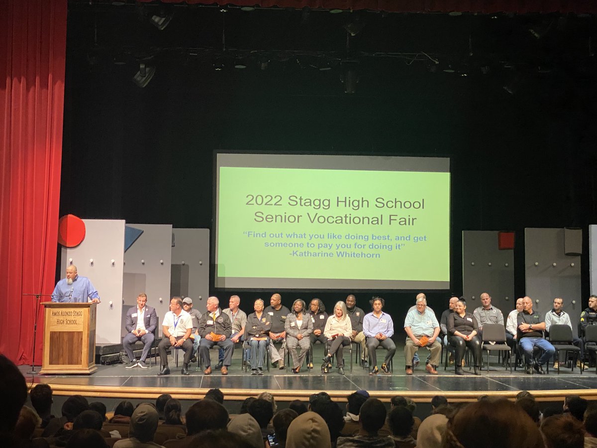 StaggMathConstr's tweet photo. Stagg would like to thank the following trades for attending today's Vocational Fair.  A big thank you to the Carpenters Union, the Teamsters, Bricklayers, IBEW 134 Electricians, Laborers, Sprinkler Fitters, and the Illinois Building and Trades Council. @StaggHighSchool https://t.co/H4vqsc2GLz