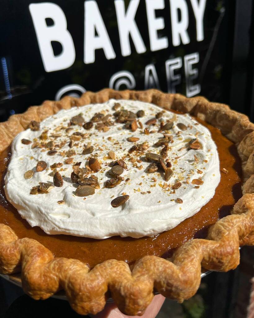 Don’t forget! Thanksgiving preorders are open. Link in our bio for our preorders and the @horseshoeranchpa turkey preorder. #thanksgiving #pumpkinpie #applepie #pastry #bread instagr.am/p/CkJd1iXp4XQ/