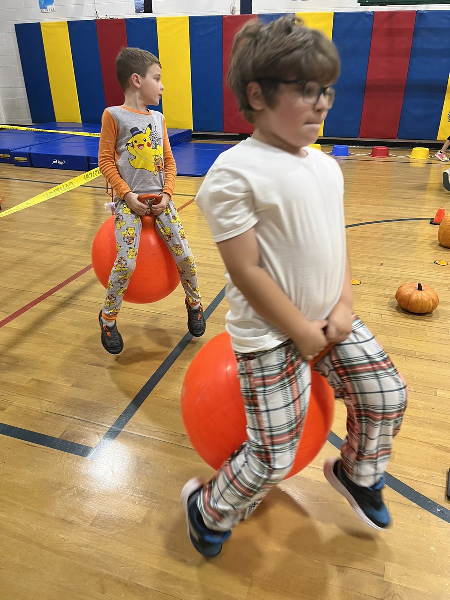 MrsCartersPE's tweet photo. Certainly makes my day when the kids say “best day ever!” 😄@JeffersonLabs @FPSHealthPE https://t.co/x2Fg7ZdSdE