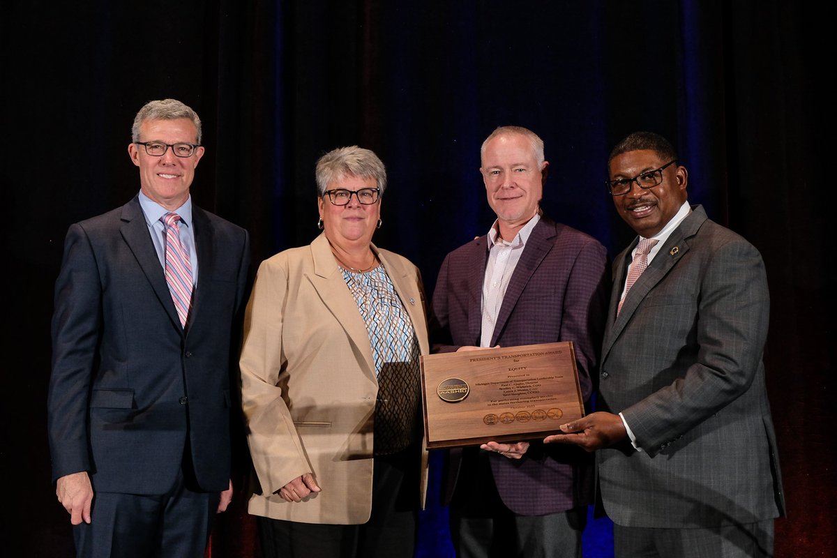 .<a href="/aashtospeaks/">AASHTO</a> honors <a href="/MichiganDOT/">Michigan DOT</a> with 2022 President’s Transportation
Awards in #equity and partnerships  bit.ly/3Dw098d