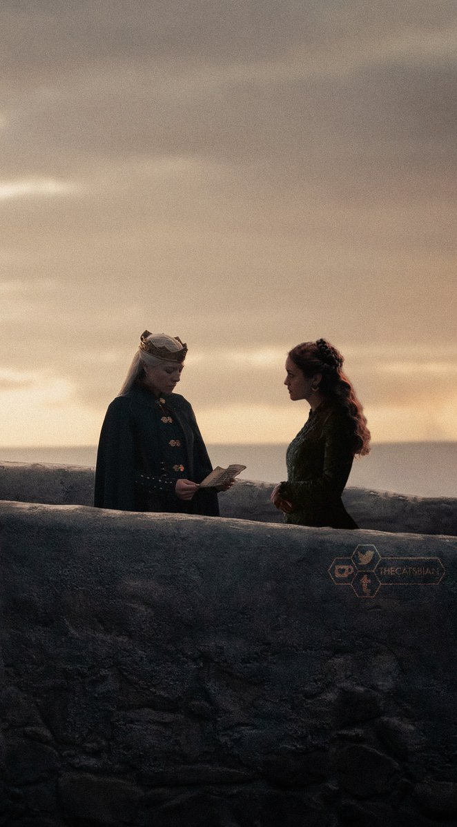 thecatsbian's tweet photo. what if alicent went to dragonstone herself to give rhaenyra that old frayed page she kept for 20 years as a reminder of the love they shared.. https://t.co/bb4C5nLZ1x