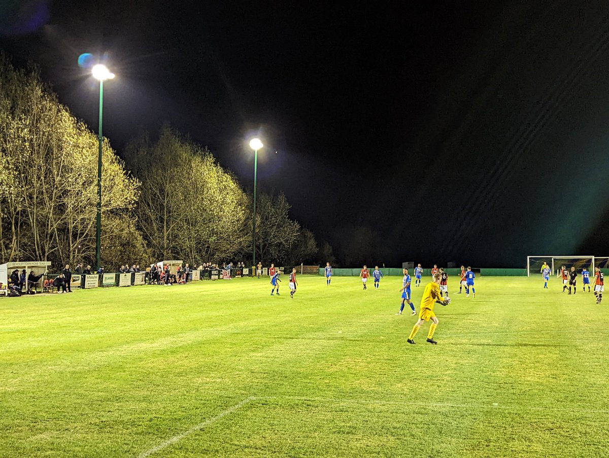 Great quality local football on my doorstep. @BewdleyTownFC hopefully mounting a come back vs @droitwichspafc while bats circle the floodlights 🦇