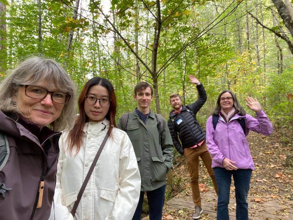 ADaPT_Speller's tweet photo. An awesome weekend trip to the #EcoEvo Symposium in Squamish yesterday- full of salmon, bears and interesting conversation! Dr. Speller gave the closing talk “Digging for Biodiversity: the power of archaeological archives for reconstructing past environments and ecosystems” 🐟🐻 https://t.co/E5AP0EKer9