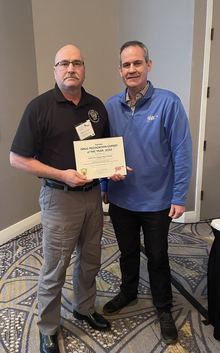 AAAKansasNews's tweet photo. It’s our honor to recognize the 2022 AAA Kansas Drug Recognition Expert (DRE) of the Year co-winners, Technical Troopers Carson Nuss and Mark Crump of the @kshighwaypatrol @Kansas_DRE_SFST unit. Amazing work to help keep impaired drivers off our roads. Thanks and congratulations! https://t.co/YJtpg3x6Jo