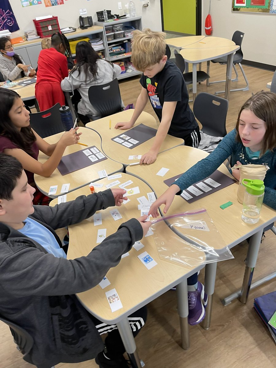 mlozanoD76's tweet photo. Figurative language sort with my 6th grade ELA kiddos!! Way to rock it 👍🏽 #d76diamonds #sparkleon https://t.co/tFf6Dqg0FC