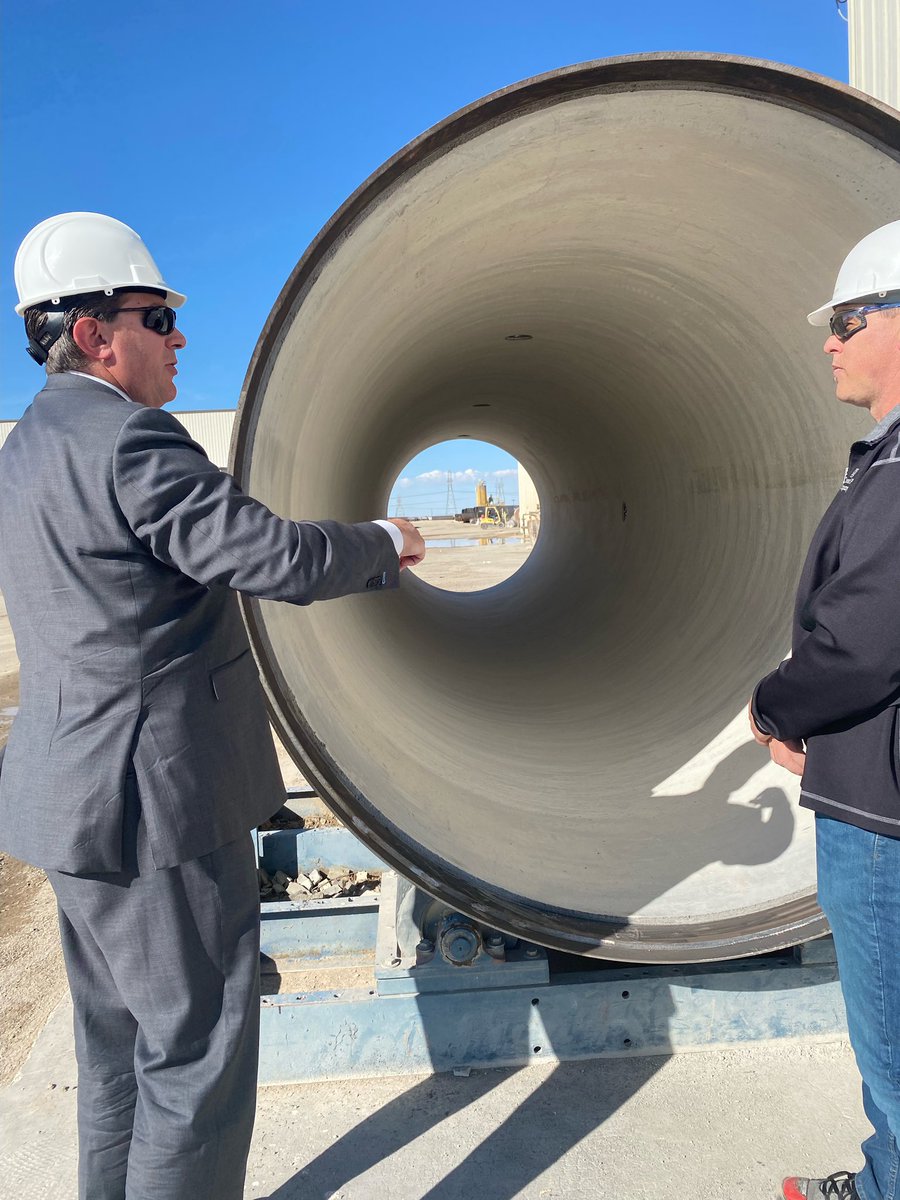 JayObernolte's tweet photo. Ensuring a stable water supply starts with improving our water infrastructure - both in how we store and how we transport our water. Local businesses like Northwest Pipe Company are critical to that mission here in the High Desert and across the country. https://t.co/5nK4BX7ebP
