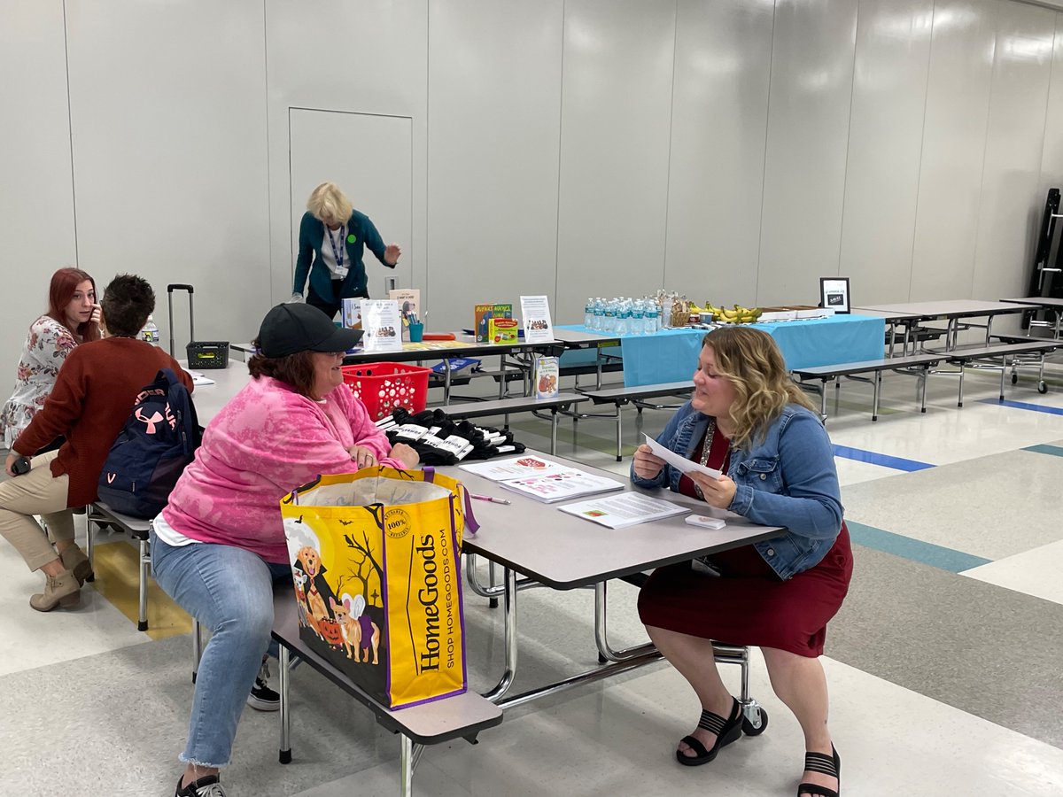 RHLeeESReading's tweet photo. Our first attendance matters meeting for families @RHLeeESAACPS today. @RHLeeESSC provided great information and community resources for our families. https://t.co/BmnOWxCttE
