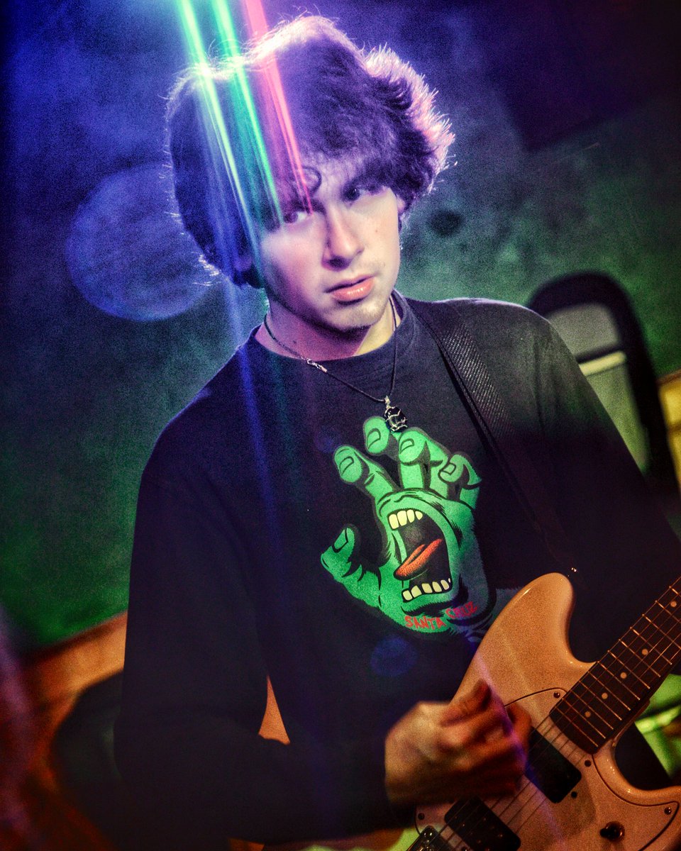 SundaySessionsQ's tweet photo. Been missing Curtis Papworth on the feed? Us too🔥

📸: Poppy Corrigan

#openmic #music #livemusic #talent #guitar #bass #musicians #instrumentalist #photography #creativebridlington #bridlingtonoldtown https://t.co/yJ4hxy7KKL