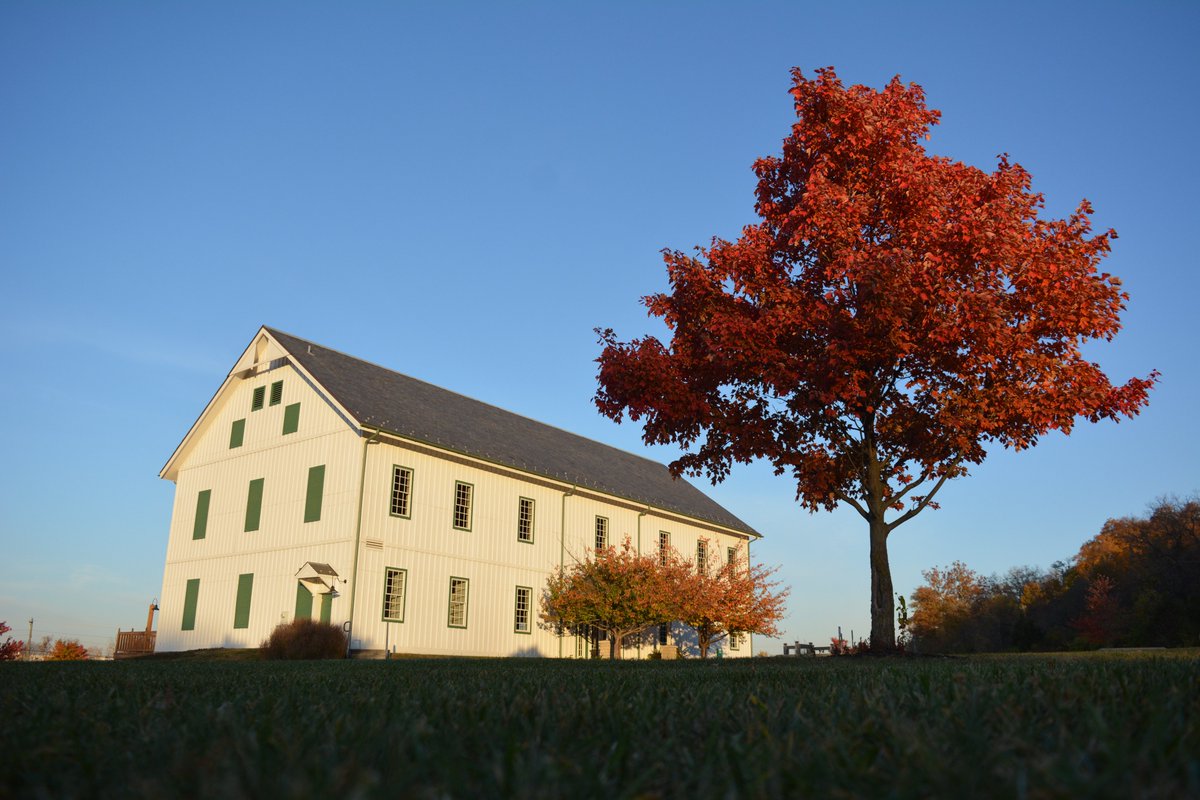 westchestertwp's tweet photo. π Fall foliage report from The Square, West Chester Cemetery, Muhlhauser Barn + Beckett Park #OhioFall22 #FallOhio22 #WestChesterOH #BestPlacestoLive https://t.co/846bfhytmA