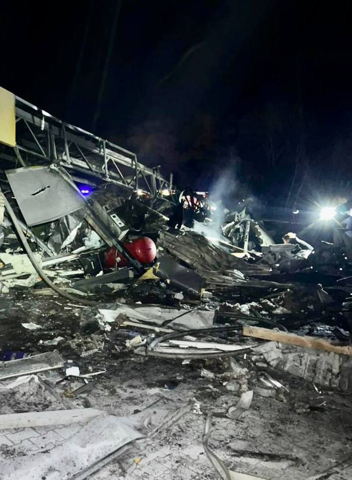 OlenaHalushka's tweet photo. Terrorist state russia has just killed one more pregnant woman in Dnipro, acc to the head of the regional administration. Ukraine urgently needs more air &amp; missile defence systems to protect our peaceful people. This extermination has to be stopped! https://t.co/SiXkeyx3oX