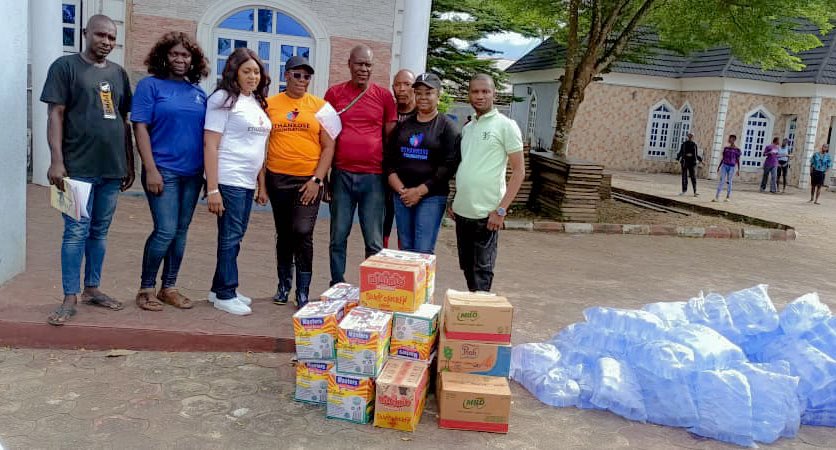 ethanrosefound1's tweet photo. In continuation of our outreach to flood displaced persons, today 25/10/22, we visited Ayama-Ijaw IDP camp set up by Chief Prince Doodei Week.

We believe that together, we can touch lives, one IDP camp at a time.

#Ethanrose Foundation cares. 

#Flood #FloodInBayelsa #sos #help https://t.co/IuH5vjZodL