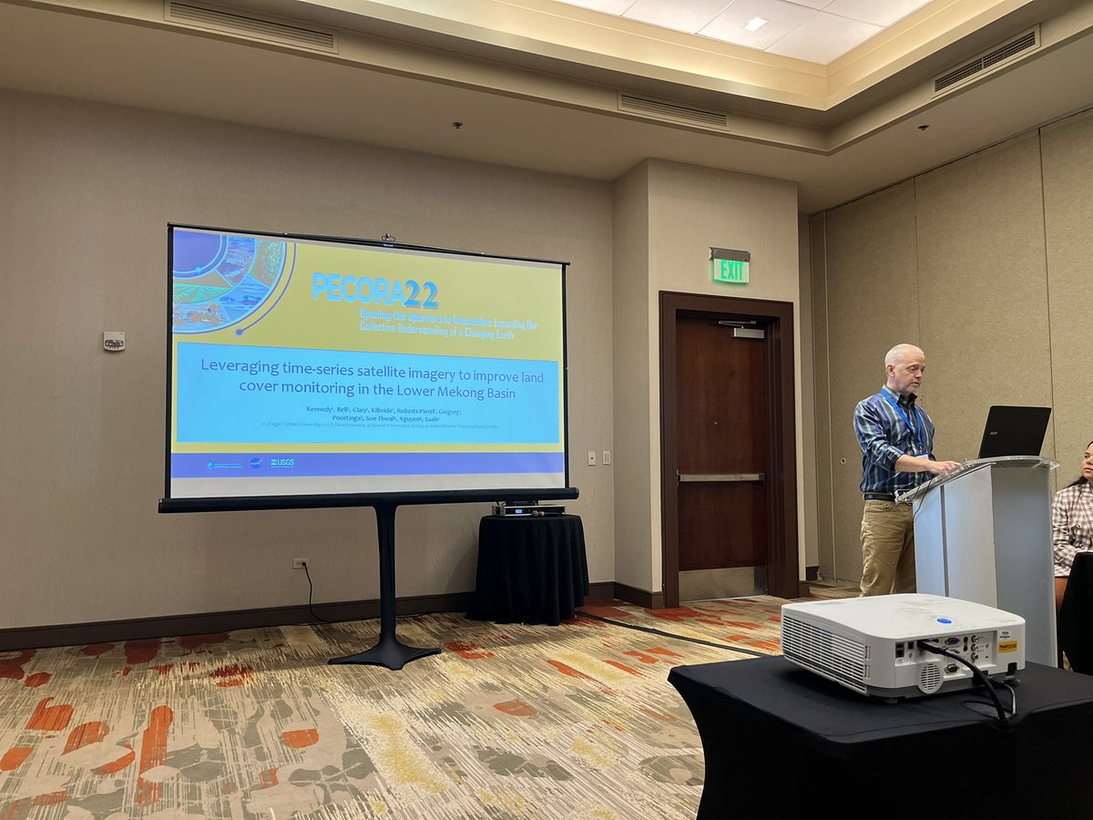 GERSLab's tweet photo. Prof. Kennedy talking on the power of time series on improving land cover monitoring. #Pecora22 https://t.co/SM0izncgqr