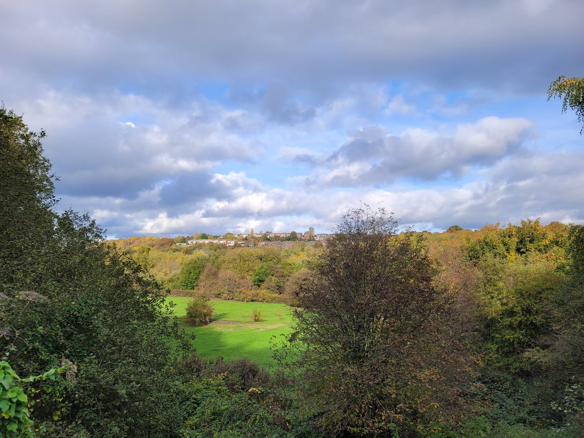 This beautiful park keeps us volunteering. Volunteering: good for your health, your community and your soul.  

<a href="/KeepBritainTidy/">Keep Britain Tidy</a> <a href="/Juliamb21/">Julia Burrows</a> @Active_Barnsley <a href="/BarnsleyCouncil/">Barnsley Council</a> <a href="/Barnsley_CVS/">Barnsley CVS</a> @LWYLBarnsley