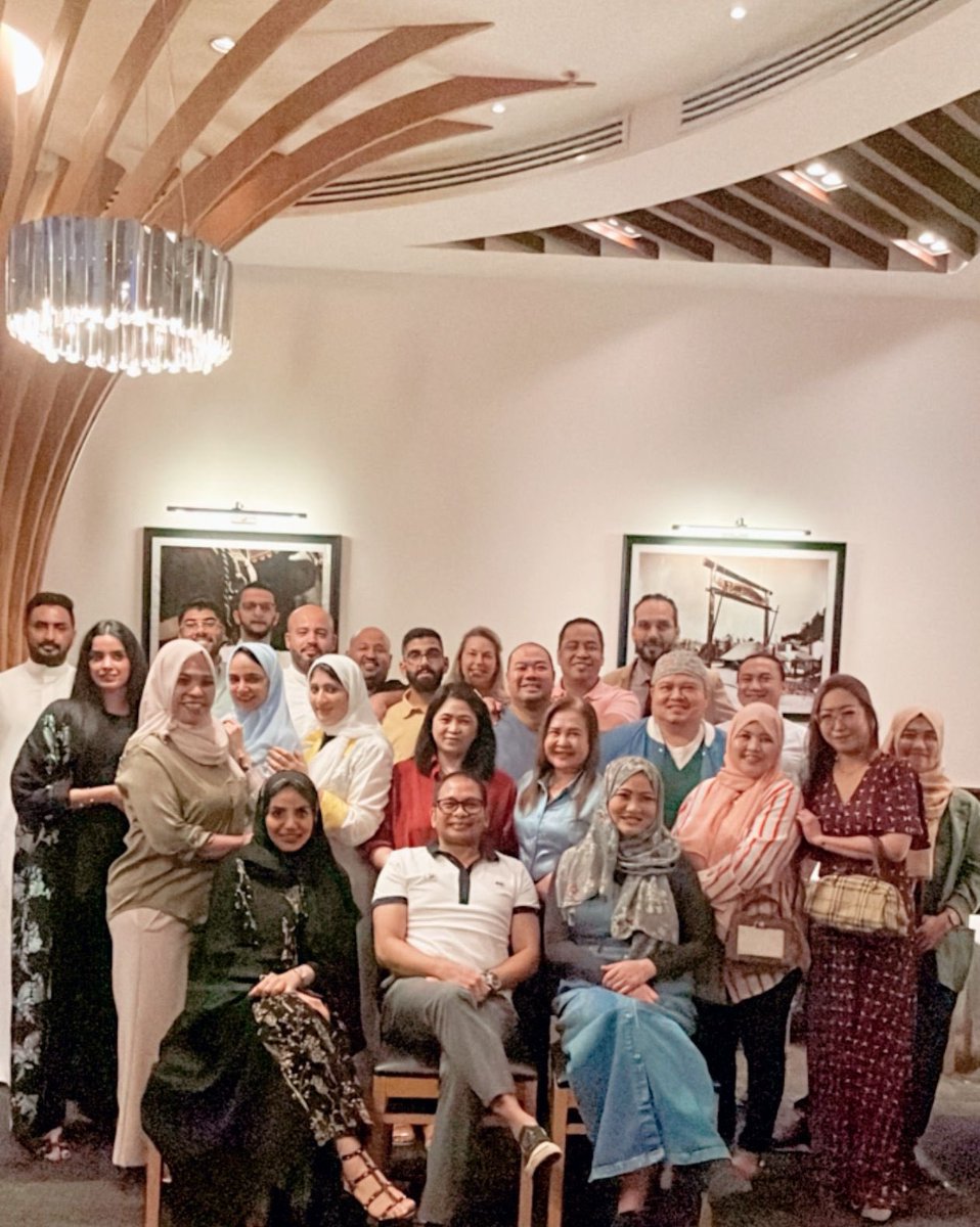 Ahmedalthobaiti's tweet photo. #RCweek2022 يختتم اليوم قسم الرعاية التنفسية بمستشفى الملك فيصل التخصصي بجدة فعالياته بالاحتفال باليوم العالمي للرعاية التنفسية.
شكراً لكل أخصائي وأخصائية على كل ما تقدمونه
ولكل متدرب ومتدربة شدوا حيلكم أنتم المستقبل https://t.co/uPCZtXLSeL
