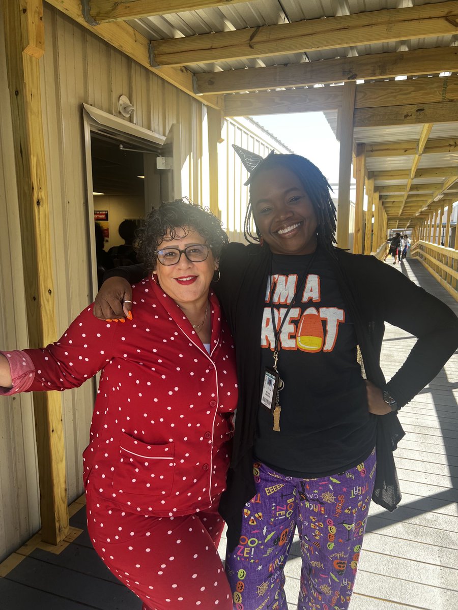 PRican_Teacher's tweet photo. Red Ribbon week at the Creek Pajama Day #mcjhredribbon22 ⁦@MCJHGators⁩ https://t.co/t528cteIF1