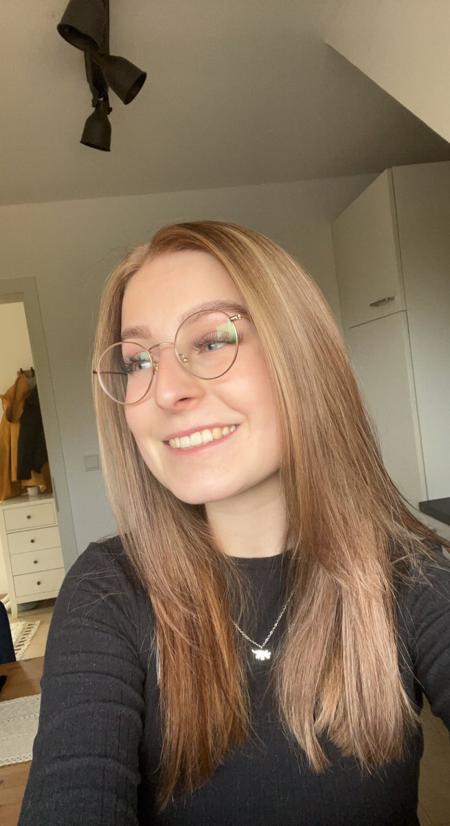 diese_kiim's tweet photo. @RevedTV @HoneyPuu_ Toni Viewer 👀 https://t.co/gMw07yAGQg