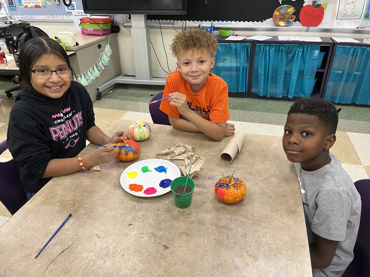 heather_keal's tweet photo. Painting pumpkins with 3rd, 4th, &amp; 5th grade students! Congrats on your dojo points and “purchasing” this incentive! #MiddieRising #MayfieldStrong #PBISincentives https://t.co/Kf2js9Aypx