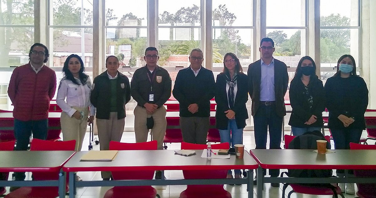 IberoPuebla's tweet photo. 📰IBERO Puebla e Instituto Nacional de Migración Tlaxcala trabajan para fortalecer la atención a migrantes detenidos. El acompañamiento tendrá una perspectiva de respeto a los derechos humanos y el marco legal.
➡https://t.co/UXiV3959gw https://t.co/4ucihpl7um