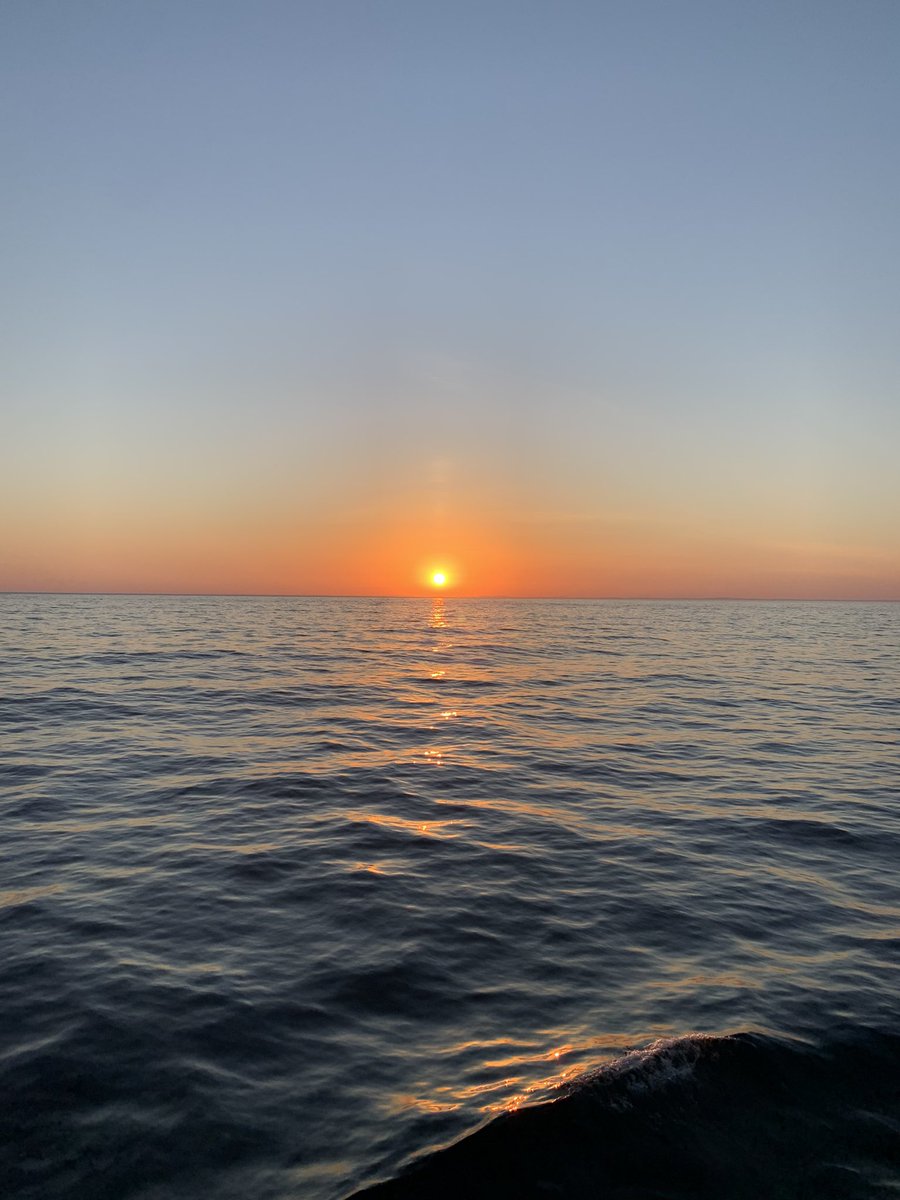 anastorch's tweet photo. What a day to be sailing. Can’t believe it’s October 25th. https://t.co/LqurLQmcoM