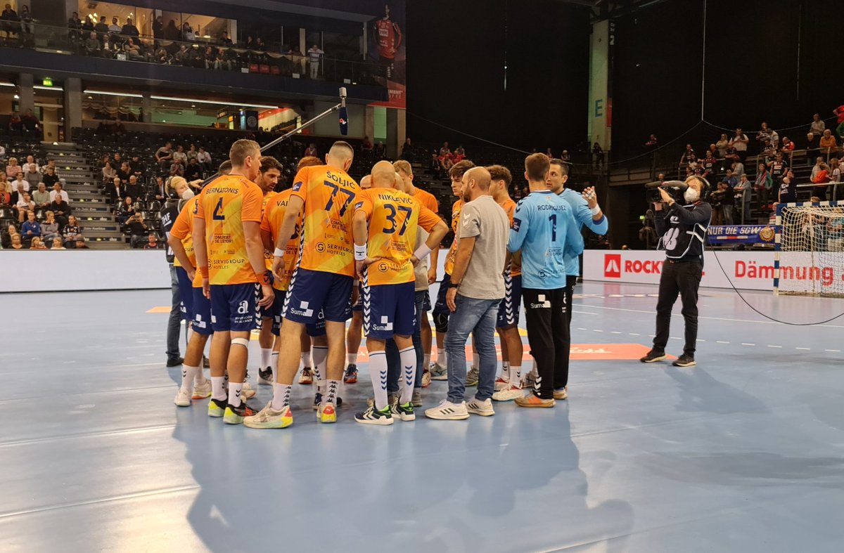 🏆 <a href="/ehfel_official/">EHF European League</a>
📆 #GP01
🏟  Flens Arena 
⏱ Minuto 60. Final
<a href="/SGFleHa/">SG Flensburg-Handewitt</a> 35
<a href="/bmbenidorm/">BM Servigroup Benidorm</a> 30

Para quitarse el sombrero, gran partido en el debut en la Fase de Grupos