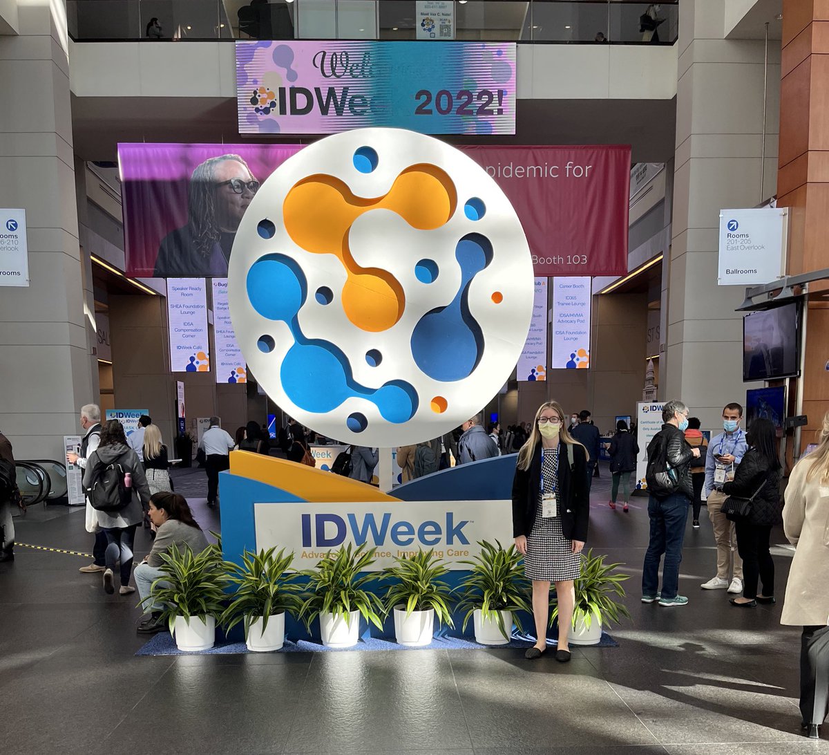 DHPharmRes's tweet photo. Our PGY2 @kiraglutide presented her research on nitrofurantoin use and resistance in UTIs at #IDweek22! She’s giving ID steward 🫡🦠💉#PharmRes #SIDP #TwitteRx #IDTwitter  @kcshihadeh @SIDPharm @IDWeek2022 https://t.co/VODewTsmO6