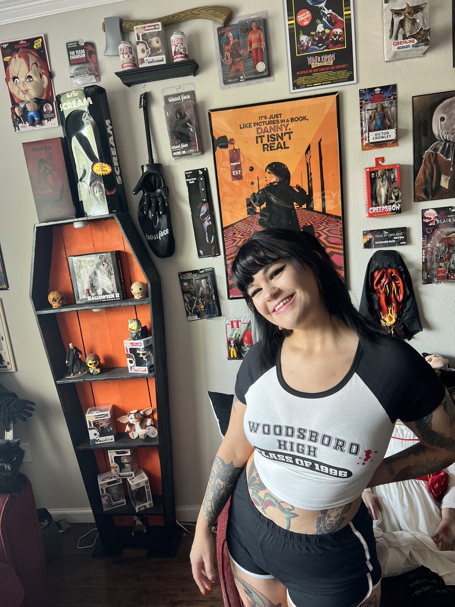 drewella tweet media