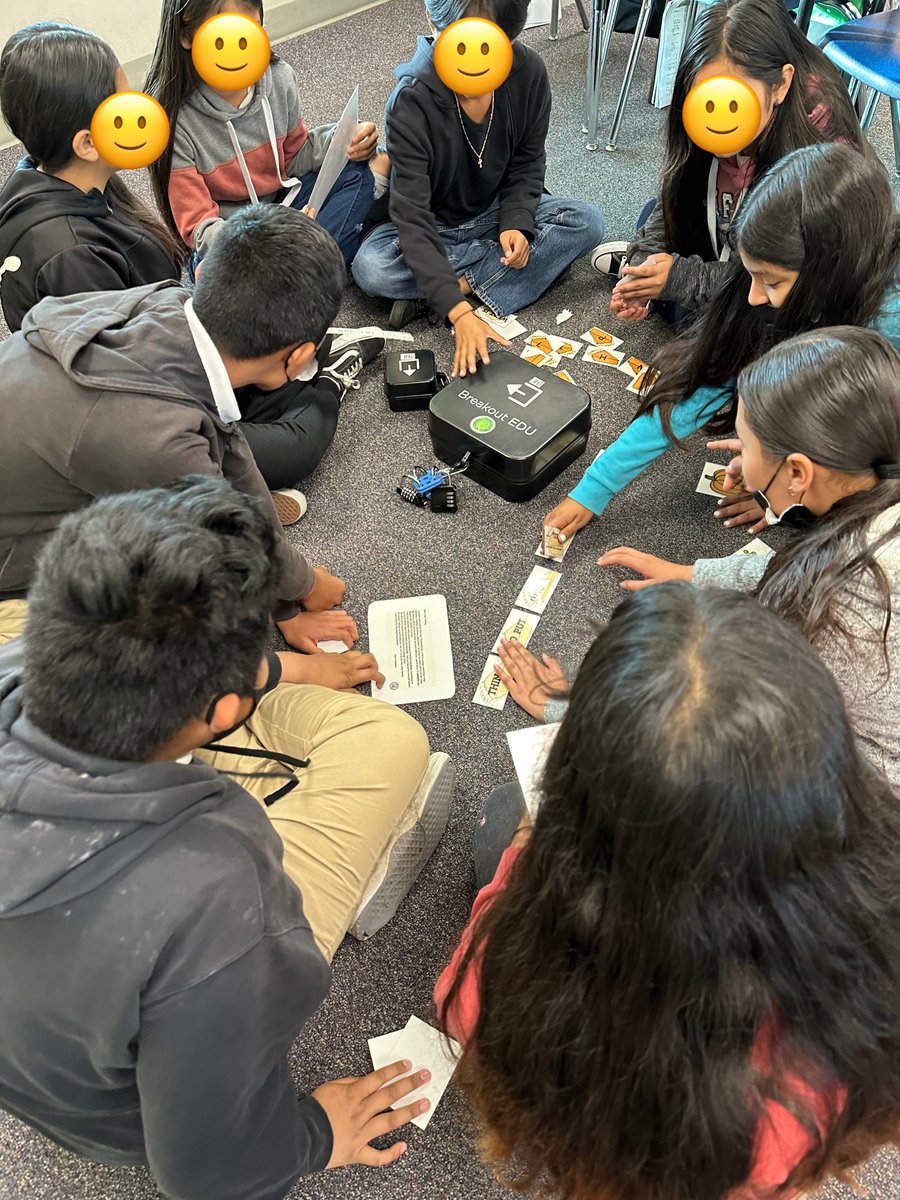 alisal_edtech's tweet photo. From #kinder through #sixth grade, our @AlisalUSD Lockstars 🔐 continue to refine their #4Cs! Thank you to all the teachers and students for welcoming another round of @breakoutEDU last week! 🙏🏽 Keep an eye out for more opportunities in the future! #AlisalStrong #AlisalFuerte https://t.co/gsVJtNLkTg