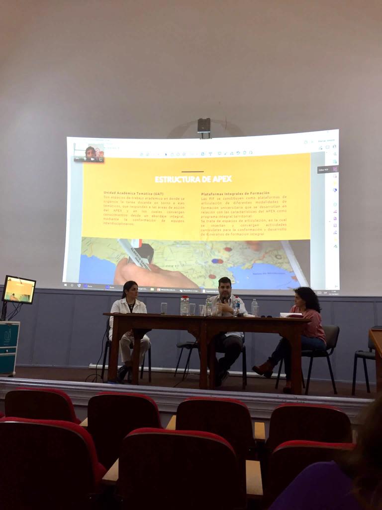 💁𝗠𝗶𝗴𝘂𝗲𝗹 𝗢𝗹𝗶𝘃𝗲𝘁𝘁𝗶, 𝗱𝗶𝗿𝗲𝗰𝘁𝗼𝗿 𝗱𝗲𝗹 𝗣𝗿𝗼𝗴𝗿𝗮𝗺𝗮 𝗔𝗣𝗘𝗫 estuvo presente las V JORNADAS DE EXTENSIÓN INTERSERVICIO DEL ÁREA SALUD
Conversatorio 👉Extensión Universitaria: perspectivas, tensiones y oportunidades.