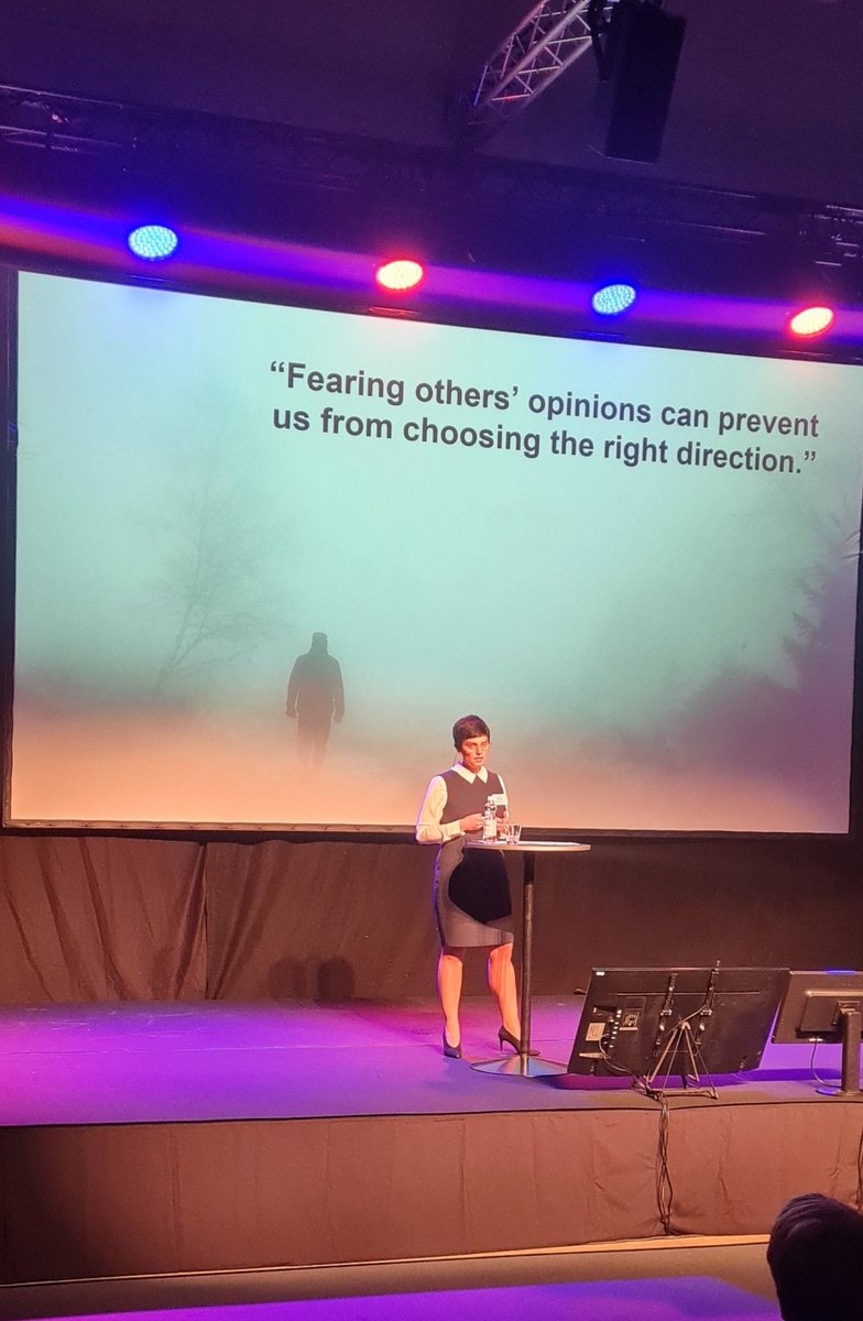 Mariana Carvalho @mmocarvalho from Future Energy Leaders Finland speaking about brave leadership at <a href="/WecFinland/">World Energy Council Finland</a> Energy Day in Tampere. Inspiring speech! We need brave leaders to solve the energy and climate crisis.