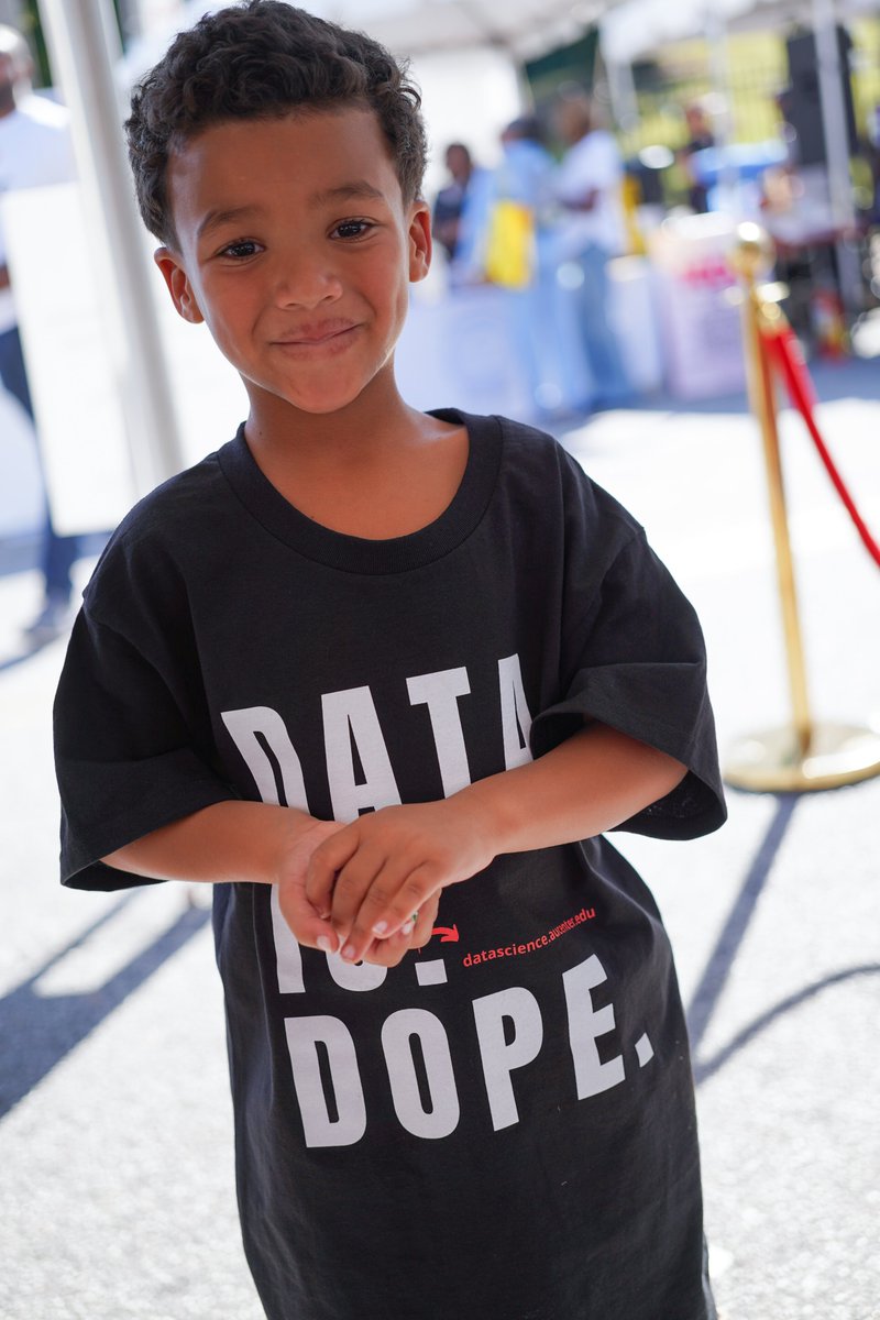 aucdatascience's tweet image. Homecoming 22 was a building block for the future of data science!  #DataIsDope #SpellHouse #Homecoming2022 #HBCU #FutureGenerations