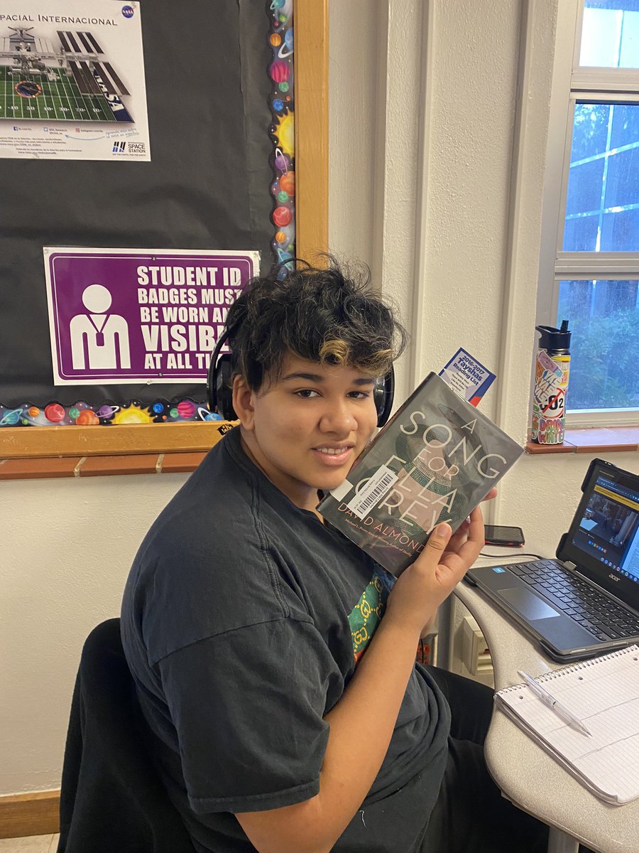 teach4thestars's tweet photo. Big thanks to @Tiger_Library helping us find books on Mythology to extend our learning! From graphic novels, to Spanish translations, to my favorite Rick Riordan novelsβ¦my students are pumped to read this week! #LiteracyinScience @IrvingHigh #EarthandSpace #IrvingHighReads https://t.co/C8O2hE0jjh