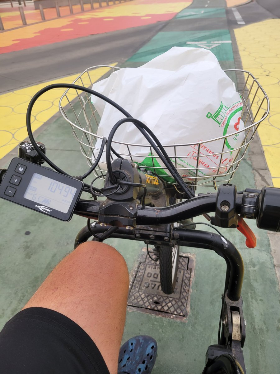 Es el primer acople de silla q he tenido #attitude de <a href="/Quickiewheels/">Quickie Wheelchairs</a>  <a href="/SunriseMedical/">Sunrise Medical</a> .
De la ITV me han llamado para q pase revision, por los km q tiene 10.494.j ajajaa
El mismo motor , misma bateria, alguna mejora como la cesta para llevar la compra y dos tonterías mas