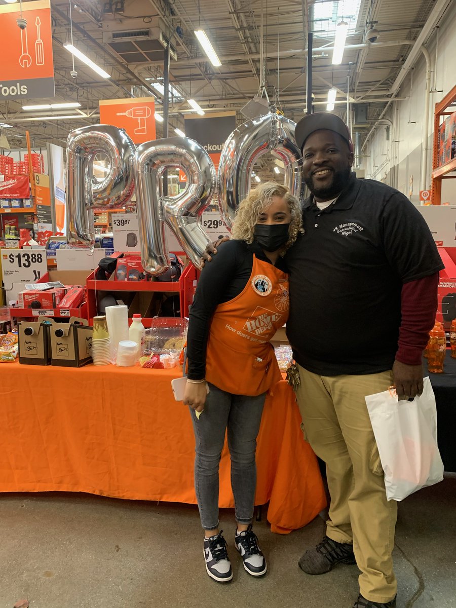 simonebushell8's tweet image. Pro Appreciation Event Day#2 ! Our top  PRO'S are loving their gifts as we continue to find, Know and Grow more PRO'S #ProXtraPerks.
@ValineAlejandra @PintoLpinto83 @fernandoa1263 @KaitlynKrulan