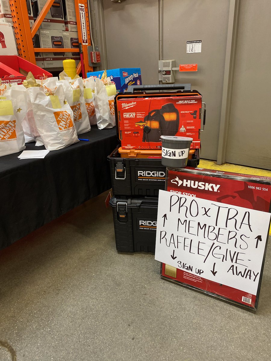 simonebushell8's tweet image. Pro Appreciation Event Day#2 ! Our top  PRO'S are loving their gifts as we continue to find, Know and Grow more PRO'S #ProXtraPerks.
@ValineAlejandra @PintoLpinto83 @fernandoa1263 @KaitlynKrulan