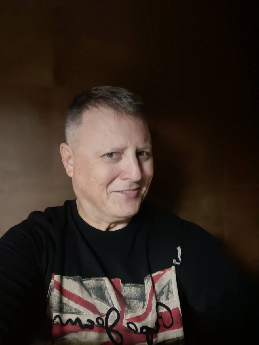 JonCAloznso's tweet photo. "Si les soy sincero con la expectativa de edad de mi familia paterna, vía masculina, jamás hubiera pensado que hoy cumpliría 56 años"By (#JonAlonso)
#HappyAnniversary
#56years
#Inlovewithlife
#Thankstoeveryone https://t.co/LvEXx3kXpa