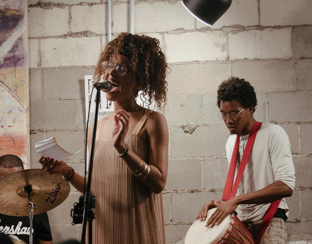 FourthFridayTPA's tweet photo. SUNDÉ is our Streetcar Live performer for Friday's #FourthFridayTPA!! 🎤🚋✨

Catch the streetcar at Whiting Street Station near the Fort Brooke Parking Garage or at any stop along the route &amp; explore live music, arts and culture venues, and drink specials. 

📸: @snorlaxguerrero https://t.co/ZYRvGxv6Wb
