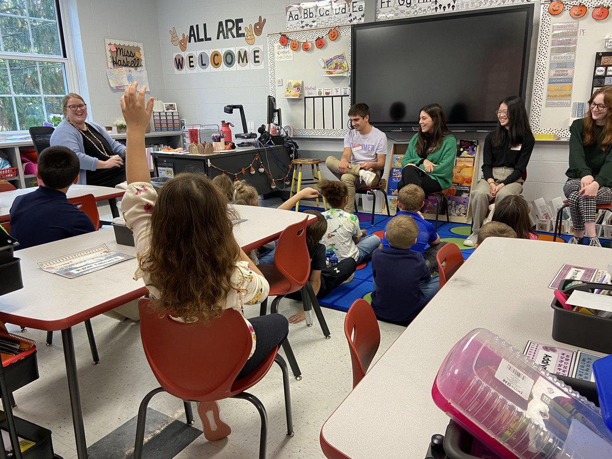 ablaine_cv's tweet photo. Thank you to our French Exchange students for visiting Port Dickinson to read to our students and answer so many questions! Our students and staff are so thankful. @CVCSDWarriors https://t.co/IGxGmBd2bt