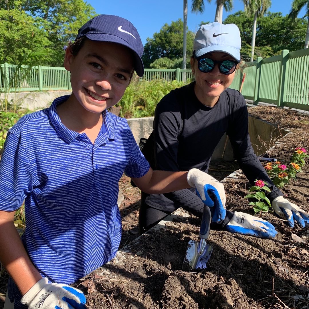 MiamiDadeParks's tweet photo. Thank you to our volunteers who spent a beautiful Saturday morning at Crandon Park! They got their hands dirty while weeding, mulching, &amp; planting 200 native trees &amp; pollinator plants in honor of #PlantATreeDay.🌱 This planting was made possible by our sponsor @onetreeplanted.💚 https://t.co/ApOn90W0j4