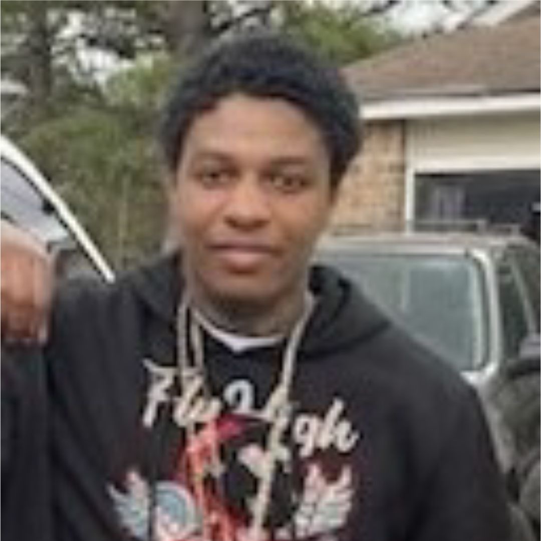 Have you seen him?

22-year-old Danarius Heyward was last seen Oct. 22 in the 400 block of McNulty St. His vehicle was later recovered on Old Oak Dr.

Heyward is 5’9” and weighs 175 pounds.

Call 911 or submit tips at crimesc.com with any info.

#missingperson