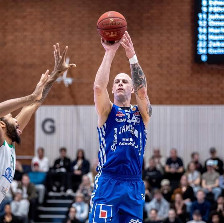 RT Guinn <a href="/RTGuinn/">RT Guinn</a> marked team-high 16 points + 3 rebounds + 3 steals for Jämtland <a href="/JamtlandBSKT/">Jämtland Basket</a> in a road game in Sweden @sbl_herr against Umeå <a href="/BasketUme/">UMEÅ BSKT</a> 🇸🇪

#FollowYourDreamsWithUs