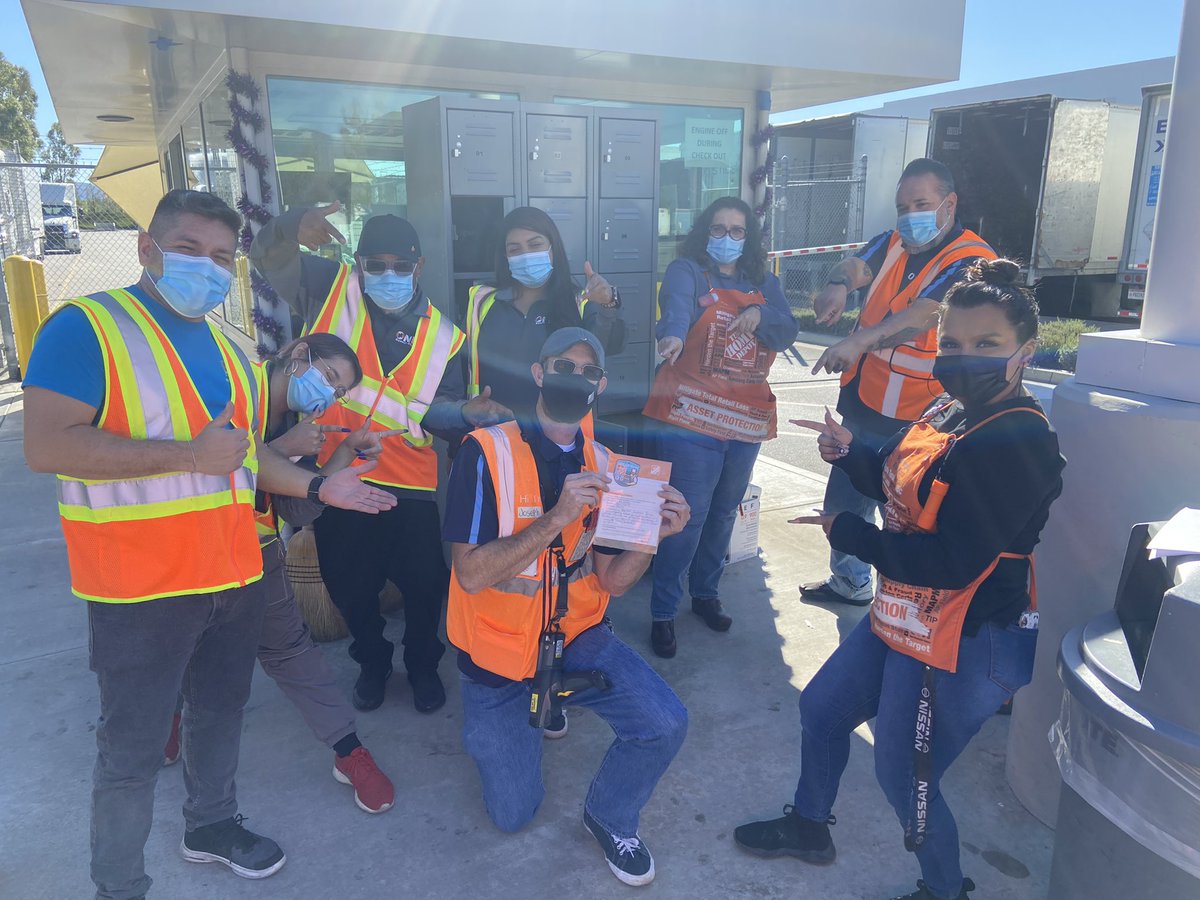 El_Badger76 (@ebadger76) on Twitter photo Joseph from Ontario getting some recognition for helping our weekend APA team! @TMaup_THD @SiliezarSolvei1 @rayray5641 <a href="/camilo_5642/">Camilo Marquez 5642</a> <a href="/AnchondoEddy/">EddyAnchondo5642</a> <a href="/Phill_5462/">Phillip Ortiz</a> <a href="/Nataly_Thd5087/">Nataly Navarrette</a> <a href="/andycontreras37/">Andy Contreras</a> <a href="/LourdesThd/">lourdes.thd</a> <a href="/Gladys_5087APS/">Gladys Guardado</a> <a href="/LemosTannia_THD/">Tannia Lemos</a> Joseph from Ontario getting some recognition for helping our weekend APA team! @TMaup_THD @SiliezarSolvei1 @rayray5641 <a href="/camilo_5642/">Camilo Marquez 5642</a> <a href="/AnchondoEddy/">EddyAnchondo5642</a> <a href="/Phill_5462/">Phillip Ortiz</a> <a href="/Nataly_Thd5087/">Nataly Navarrette</a> <a href="/andycontreras37/">Andy Contreras</a> <a href="/LourdesThd/">lourdes.thd</a> <a href="/Gladys_5087APS/">Gladys Guardado</a> <a href="/LemosTannia_THD/">Tannia Lemos</a>