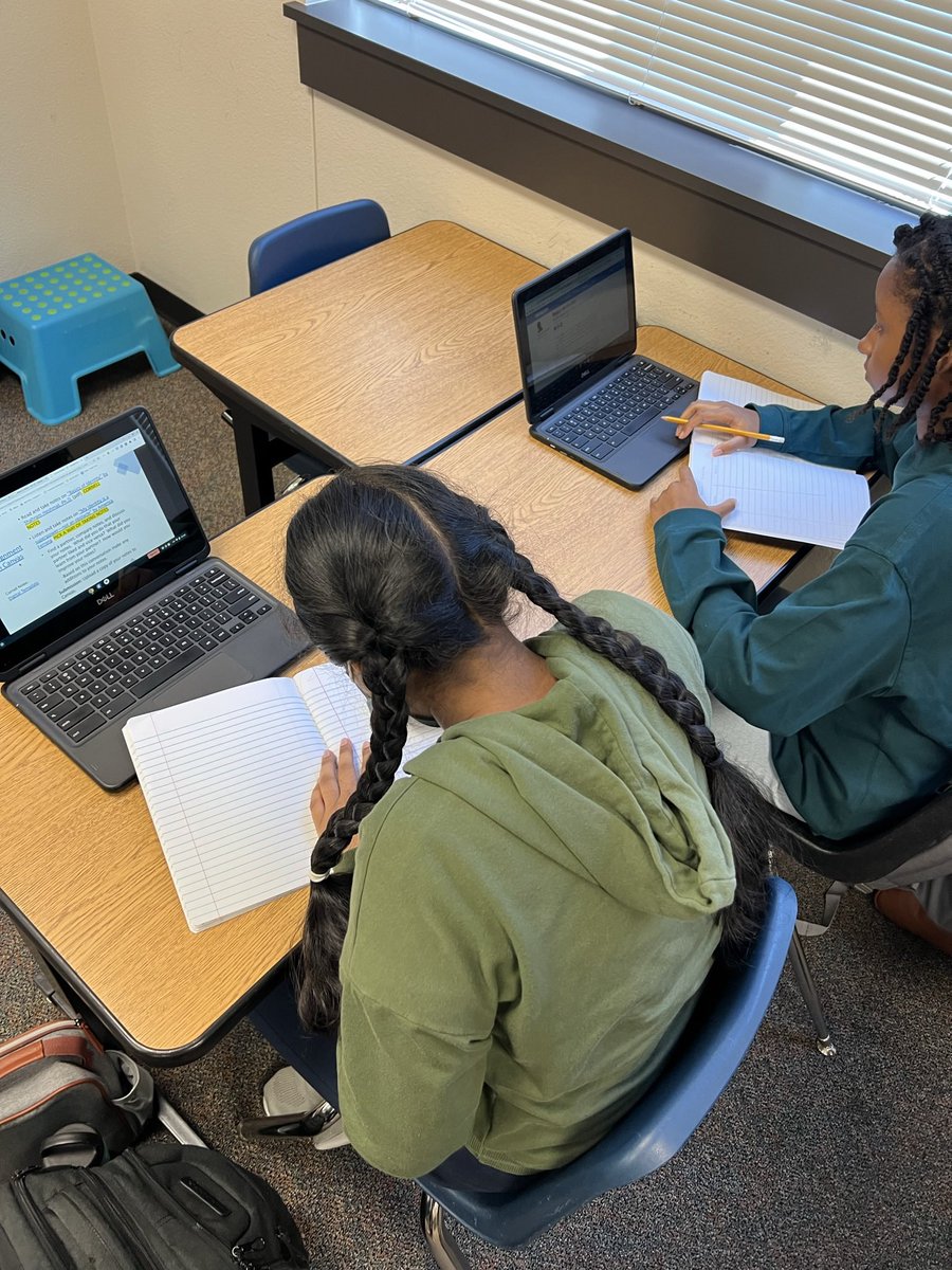 mrsmocksclass's tweet photo. Practicing our Cornell notes #Writing @LindseyBowenDLC #HMSProud #HMSLearns #FISDLearns #FISDMadetoShine #HMS_AVID https://t.co/mgXSJ5DCHd