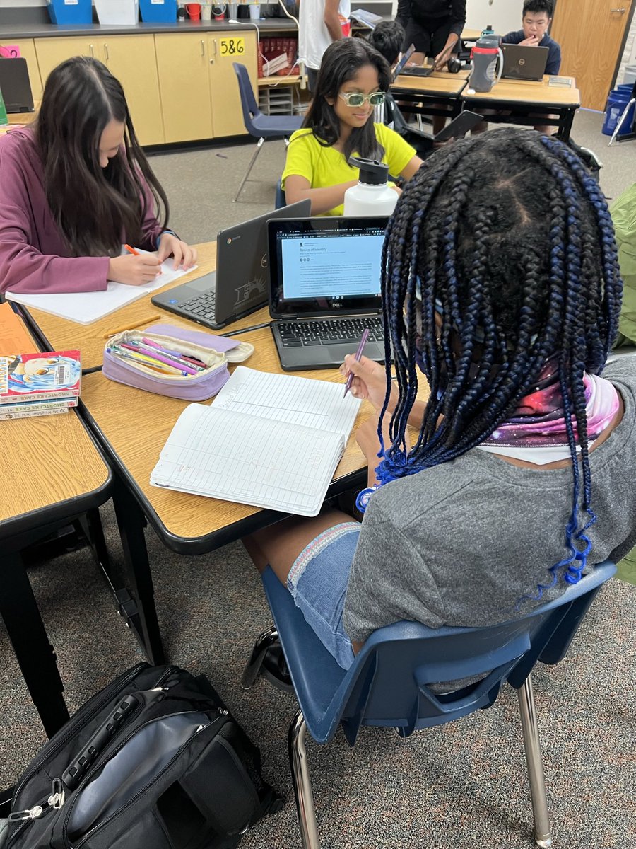 mrsmocksclass's tweet photo. Practicing our Cornell notes #Writing @LindseyBowenDLC #HMSProud #HMSLearns #FISDLearns #FISDMadetoShine #HMS_AVID https://t.co/mgXSJ5DCHd