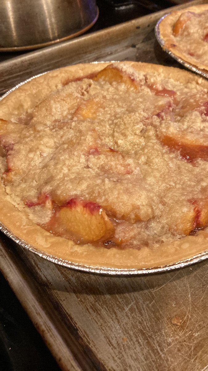 Gee_Mae's tweet photo. Baking peach pies in October #ambaking https://t.co/PLSVqYW4s8