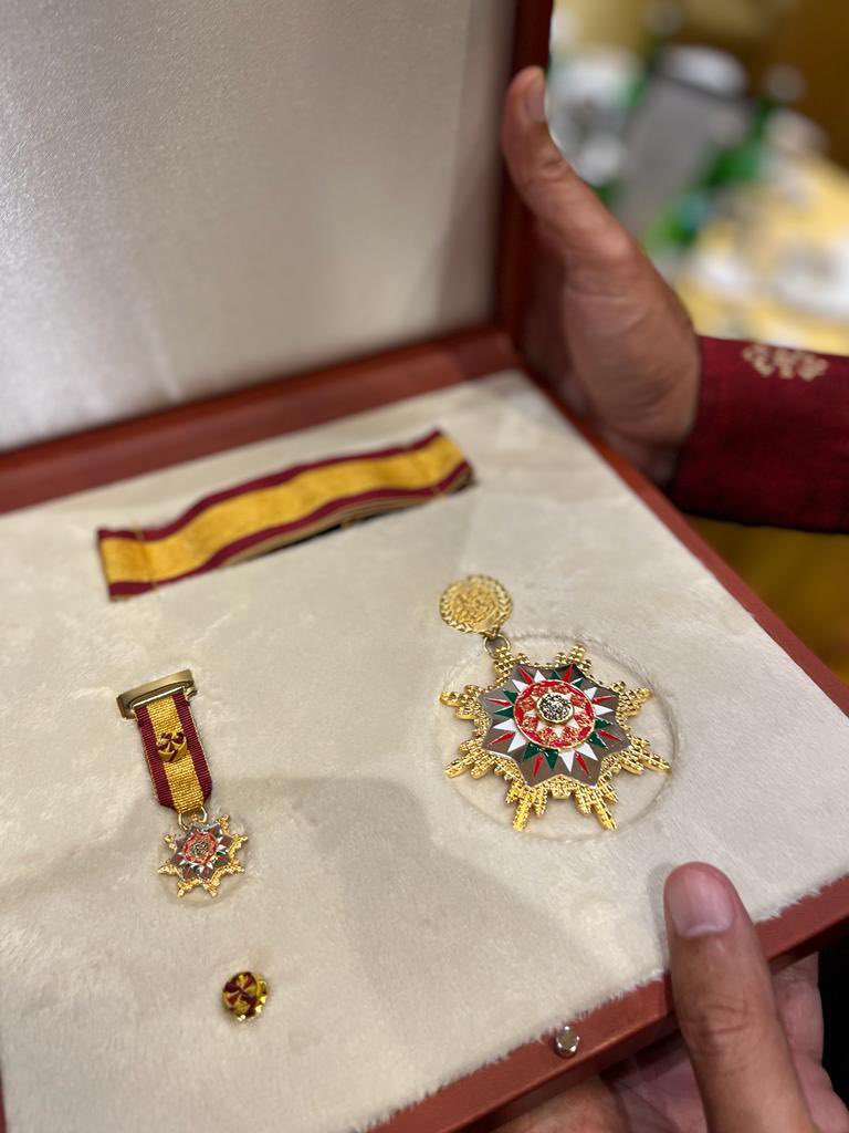 AndyRachmianto's tweet photo. It’s a precious moment when I received “Star of Friendship of the Order of President Mahmoud Abbas” presented by PM Moh. Shtayyeh of Palestine (25/10). This Star is dedicated to my wife, children &amp; all my team at the Indonesian Embassy in Amman (2017-2020)@#inidiplomasi https://t.co/TzDO1TpU6H