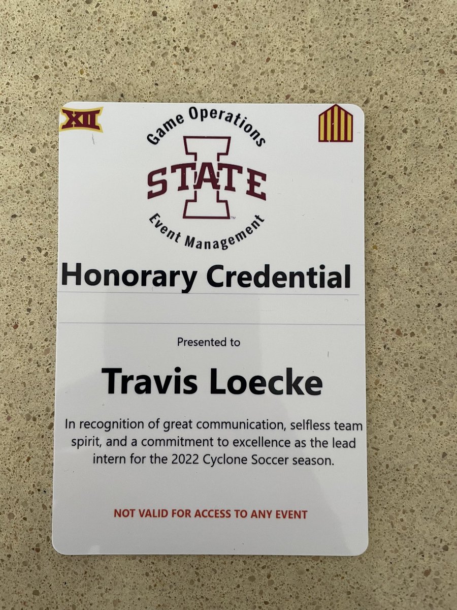 clarkmaclean's tweet photo. If you’re a student athlete you get a jersey in a frame. 

If you’re an event management intern? A credential. 

#TeamIntern is a great group and Travis is one of our best. Congrats on a great season @travisloecke! You killed it but the best is yet to come and I. Can’t. Wait. 🌪 https://t.co/CqO9bm1J6M